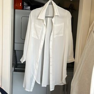 Classic white top no brand / cover up